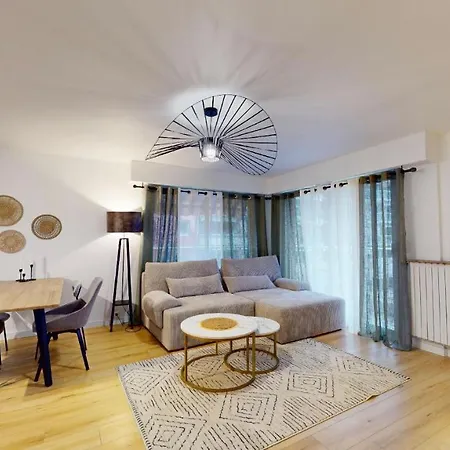 Cosy 2 Bedroom Near Port דירה *