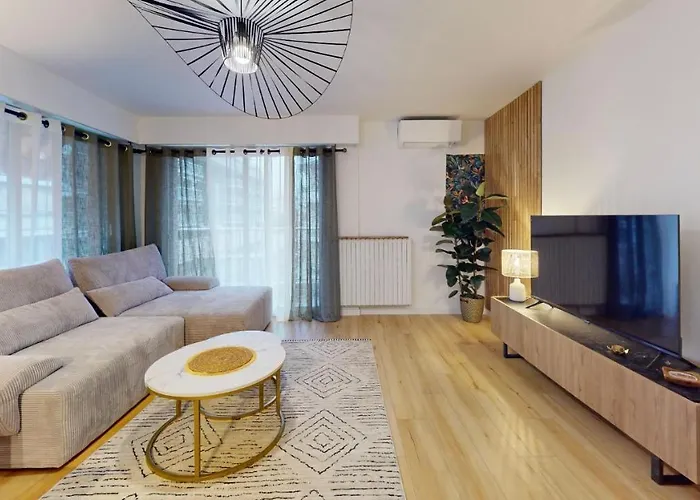 Cosy, 1 Bedroom Near Port Nizza