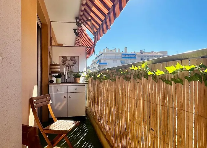 Cosy, 1 Bedroom Near Port Apartment Nizza