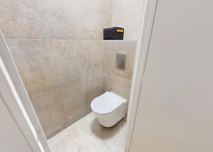 Cosy, 1 Bedroom Near Port شقة نيس